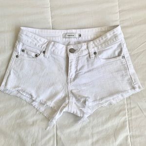 ARITZIA TALULA white cut off jean shorts